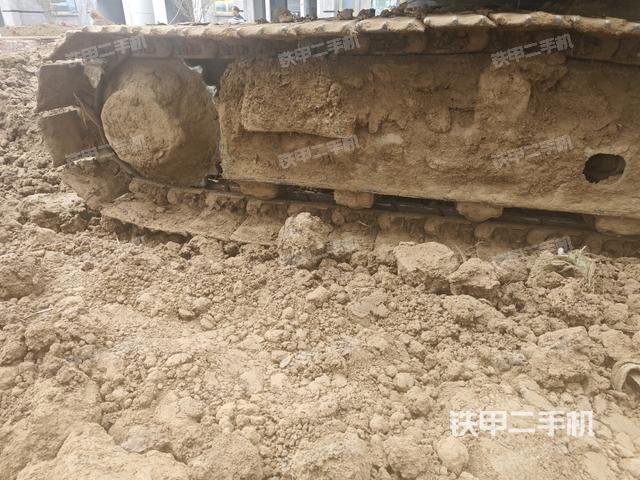 單側(cè)履帶整體(整機外觀) 單側(cè)履帶整體(整機外觀)