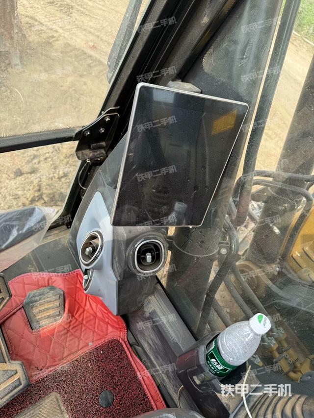 座椅右側(cè)控制臺(tái)/鑰匙門/油門/含右手柄（駕駛室部分）