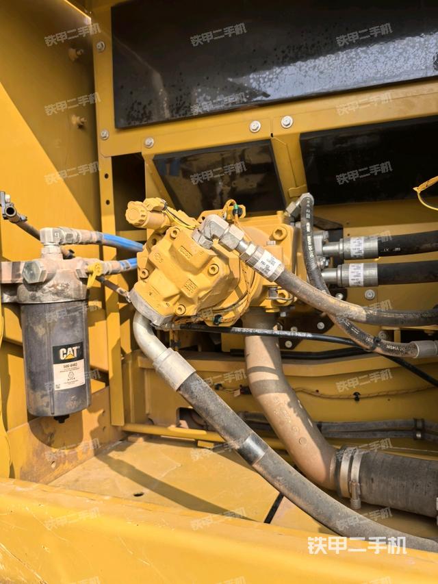 液壓泵斜45?右（大件艙室）