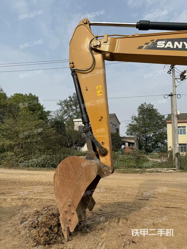 大臂油缸整體?豎拍（工作和回轉(zhuǎn)裝置）
