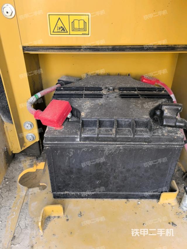 電瓶（大件艙室）