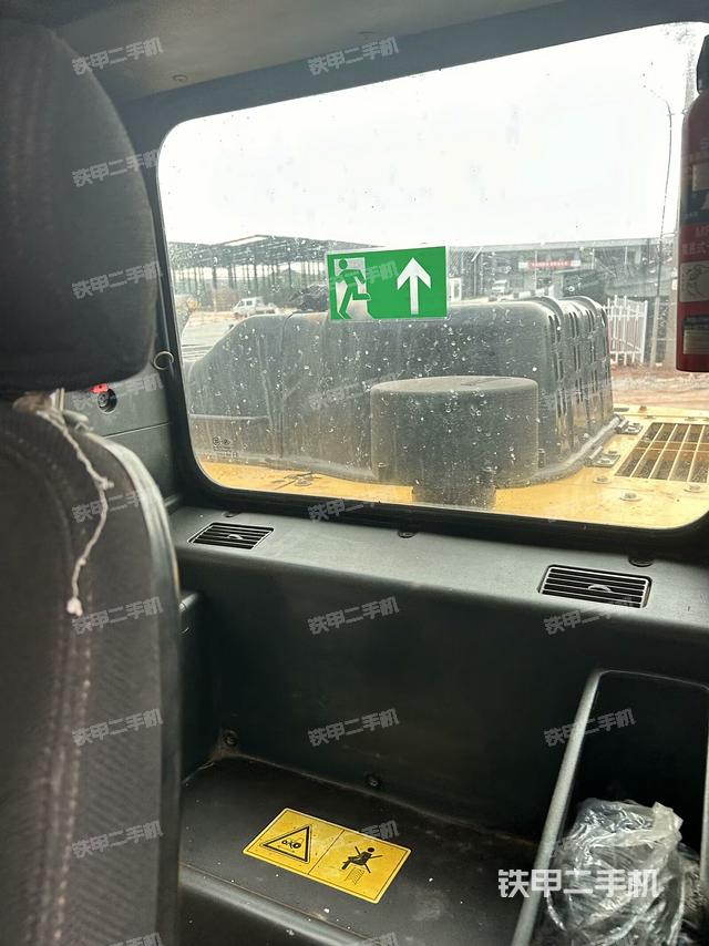 座椅后部（駕駛室部分）