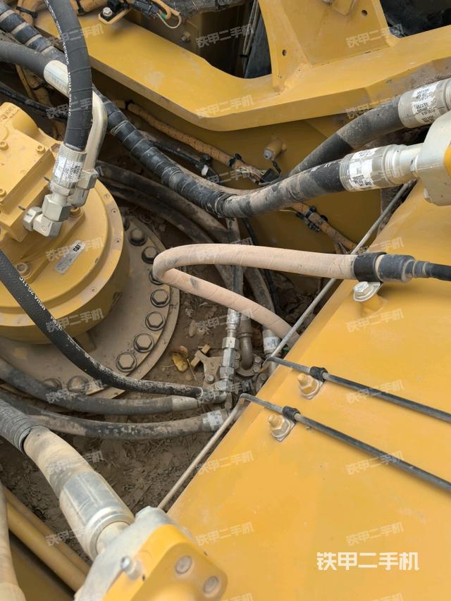 中央回轉(zhuǎn)接頭特寫(上車部件) 中央回轉(zhuǎn)接頭特寫(上車部件)