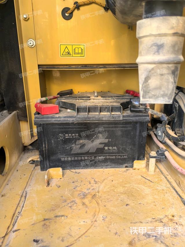 電瓶（大件艙室）