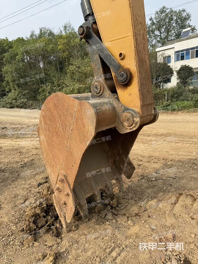 小臂整體左后（工作和回轉(zhuǎn)裝置）