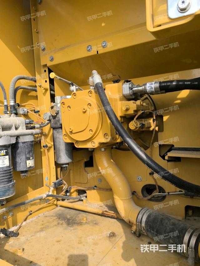 液壓泵斜45?右（大件艙室）