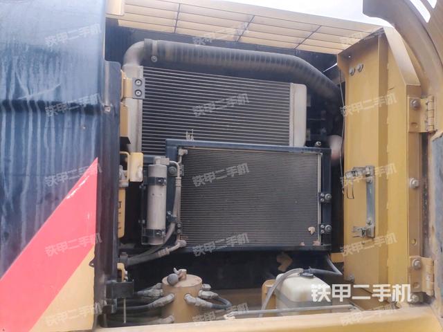 散熱器正面（大件艙室）