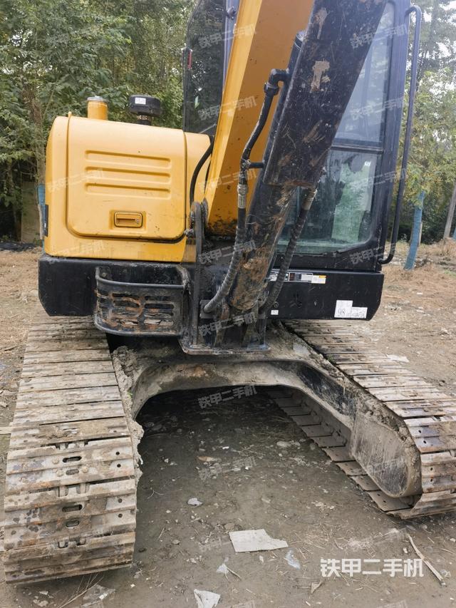 轉(zhuǎn)盤和下車架正前（工作和回轉(zhuǎn)裝置）