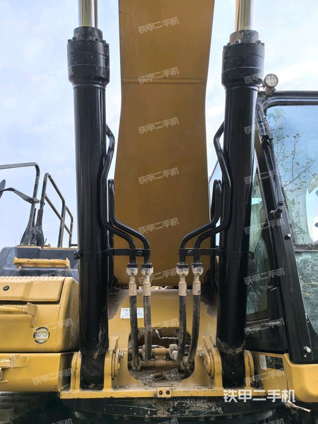 大臂油缸整體?豎拍(工作和回轉(zhuǎn)裝置) 大臂油缸整體?豎拍(工作和回轉(zhuǎn)裝置)