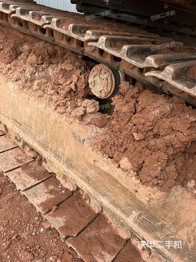 左側(cè)履帶整體?（行走機(jī)構(gòu)）