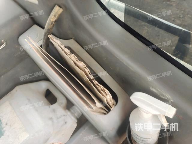 駕駛室左前45度（駕駛室部分）