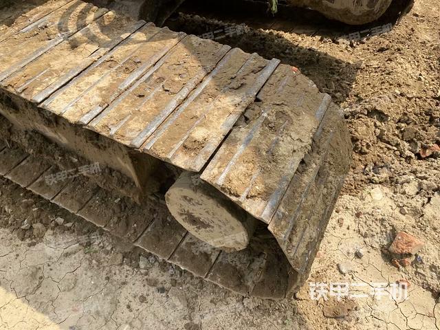 單側(cè)履帶整體（整機(jī)外觀）