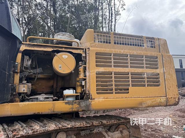 散熱器正面(大件艙室) 散熱器正面(大件艙室)