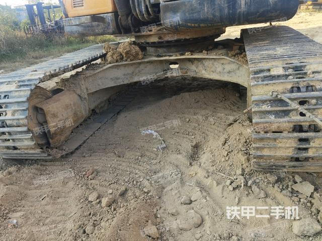 大臂油缸整體?豎拍(工作和回轉(zhuǎn)裝置) 大臂油缸整體?豎拍(工作和回轉(zhuǎn)裝置)