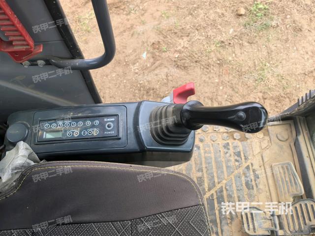 座椅左側(cè)控制臺(tái)/音響/含左手柄（駕駛室部分）