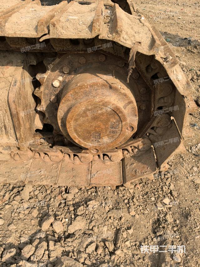 右驅(qū)動輪（行走機構(gòu)）