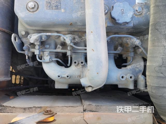 中央回轉(zhuǎn)接頭特寫(xiě)(上車(chē)部件) 中央回轉(zhuǎn)接頭特寫(xiě)(上車(chē)部件)