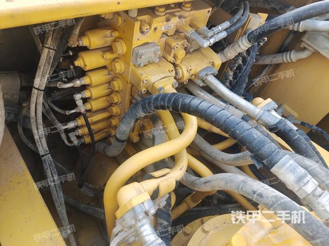 駕駛室頂部俯視（上車(chē)部件）