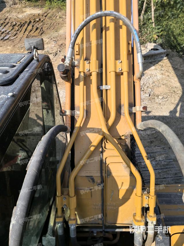 大臂背部俯視（工作和回轉(zhuǎn)裝置）