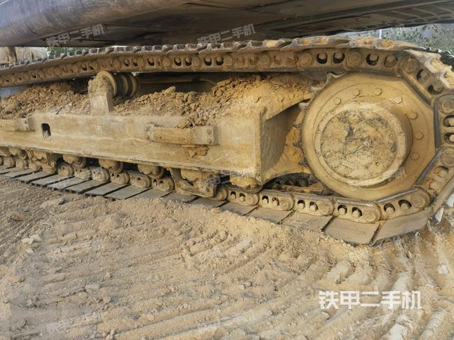 左側(cè)履帶整體?(行走機(jī)構(gòu)) 左側(cè)履帶整體?(行走機(jī)構(gòu))