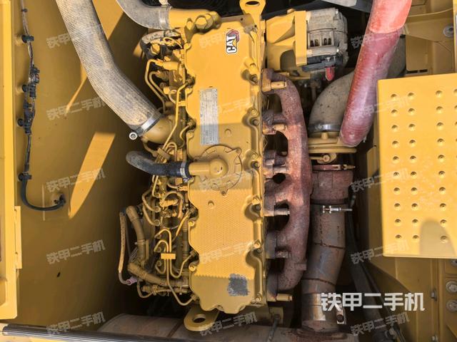 發(fā)動(dòng)機(jī)室（上車(chē)部件）