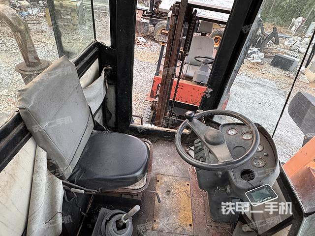 駕駛室操作臺(tái)（整機(jī)外觀及大件）