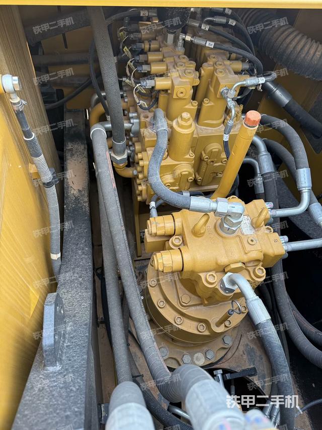 回轉(zhuǎn)馬達(dá)（上車部件）