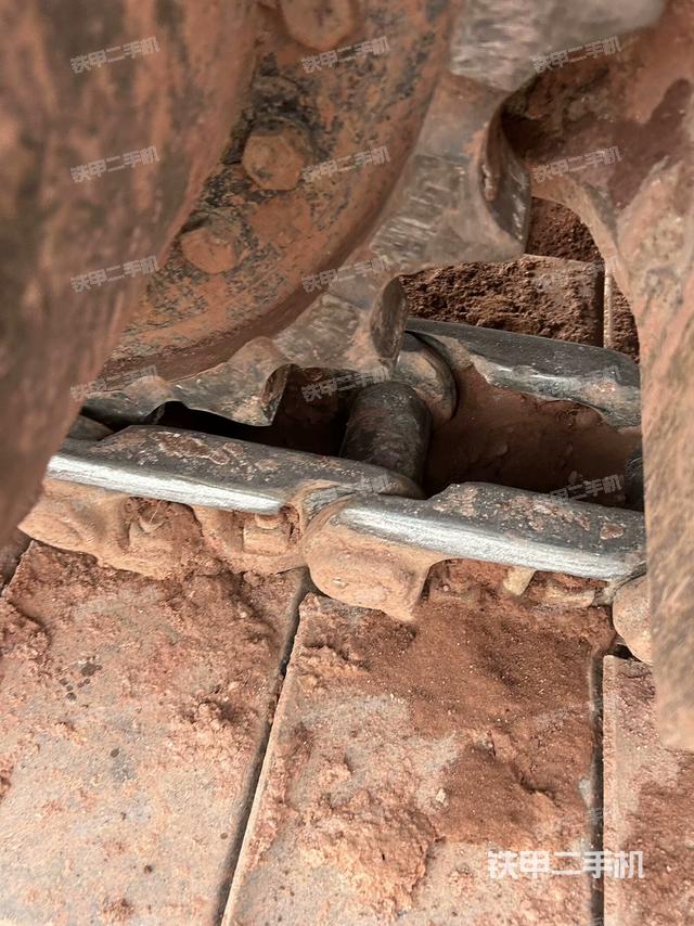 右驅(qū)動(dòng)輪（行走機(jī)構(gòu)）