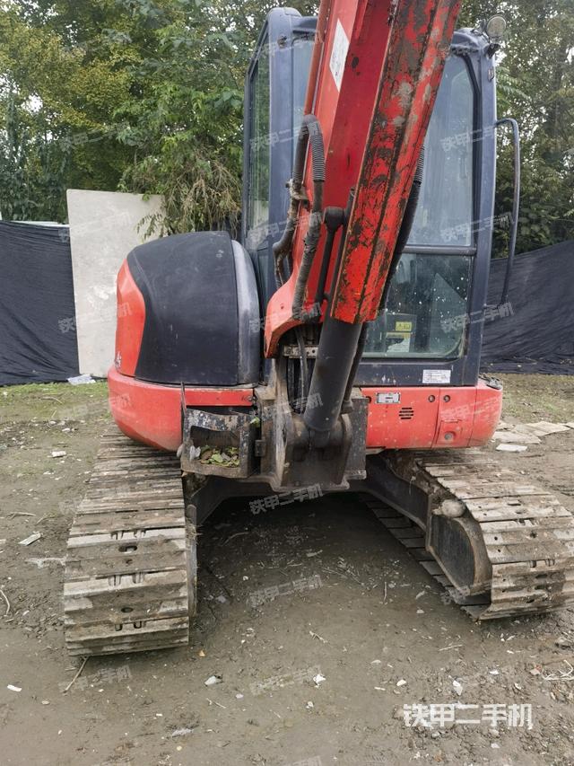 轉(zhuǎn)盤和下車架正前(工作和回轉(zhuǎn)裝置) 轉(zhuǎn)盤和下車架正前(工作和回轉(zhuǎn)裝置)