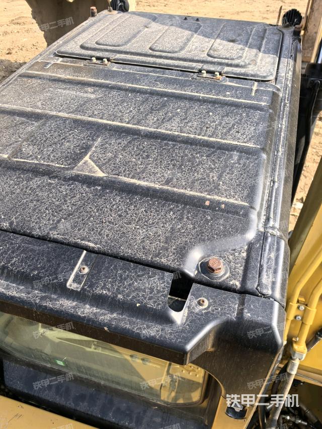 駕駛室頂部俯視（上車(chē)部件）