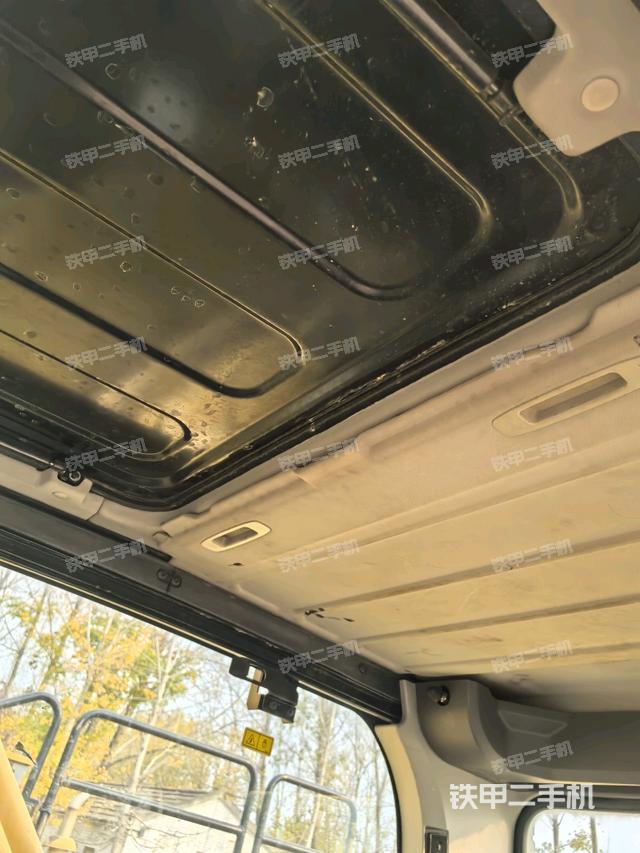 頂棚整體(駕駛室部分) 頂棚整體(駕駛室部分)