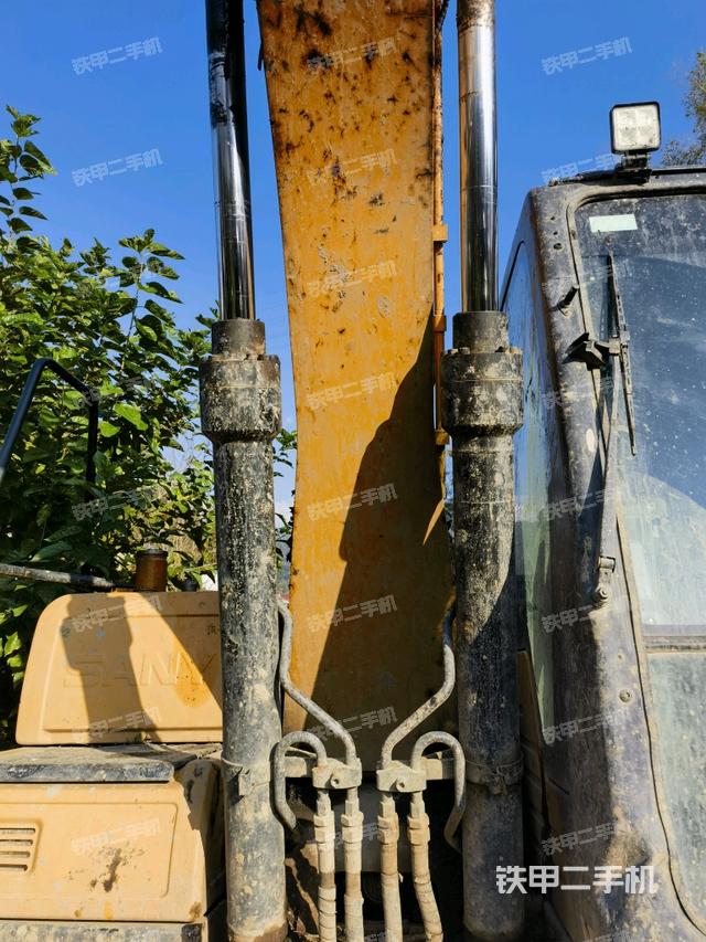 大臂油缸整體?豎拍（工作和回轉(zhuǎn)裝置）