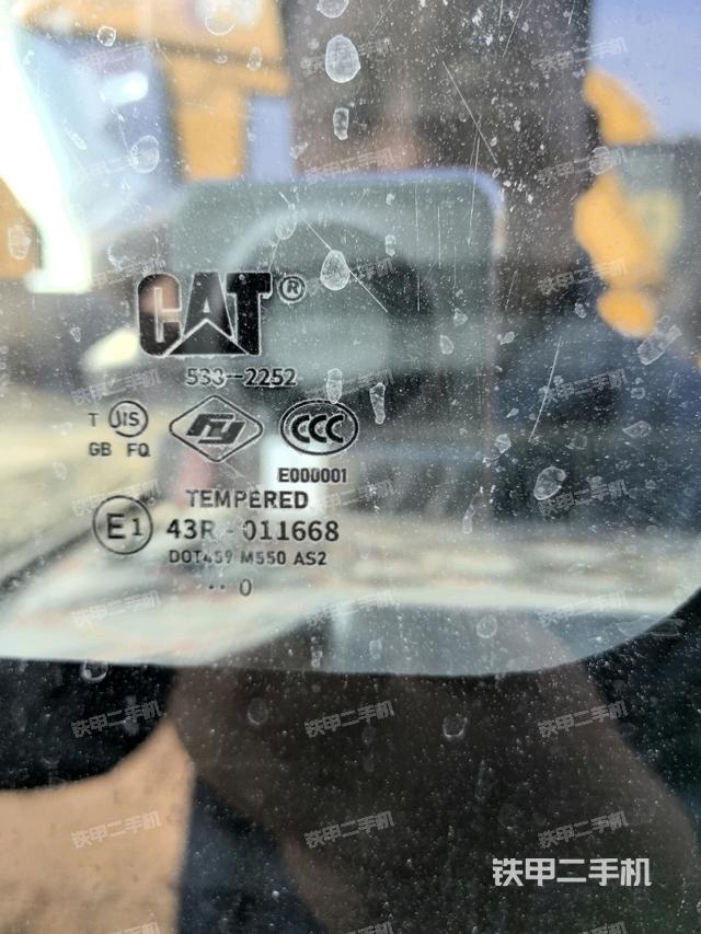 左后方玻璃角標(biāo)（駕駛室部分）