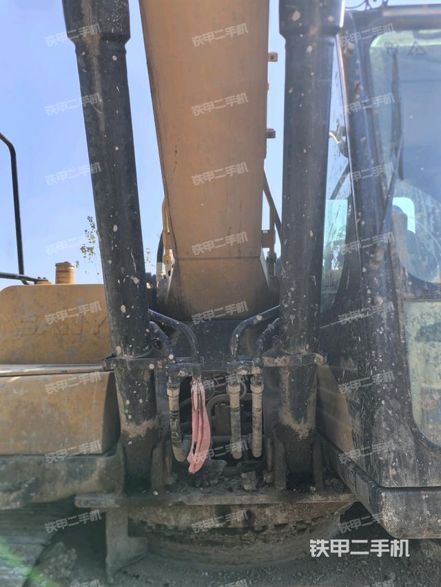 大臂油缸整體?豎拍（工作和回轉(zhuǎn)裝置）