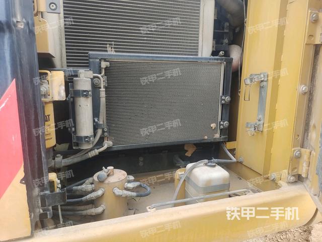 液壓泵斜45?左（大件艙室）