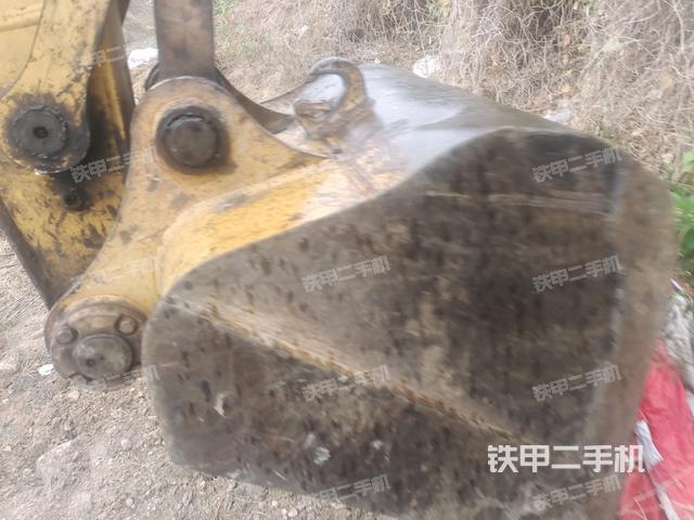 小臂整體左后(工作和回轉(zhuǎn)裝置) 小臂整體左后(工作和回轉(zhuǎn)裝置)