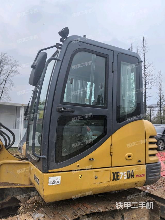 ?駕駛室正側(cè)（駕駛室部分）