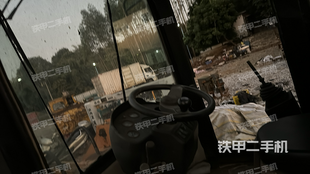 駕駛室工作臺(tái)（整機(jī)外觀及大件）