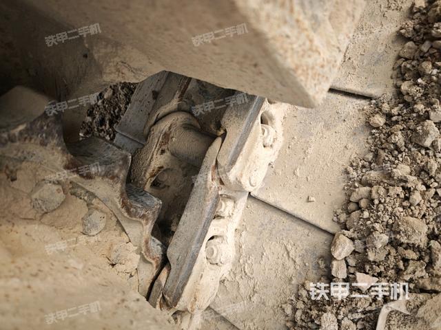 右側(cè)履帶整體(行走機(jī)構(gòu)) 右側(cè)履帶整體(行走機(jī)構(gòu))