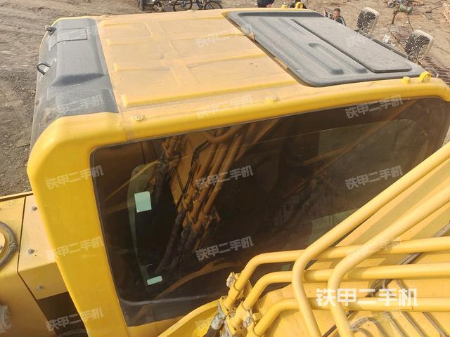 發(fā)動(dòng)機(jī)室（上車(chē)部件）