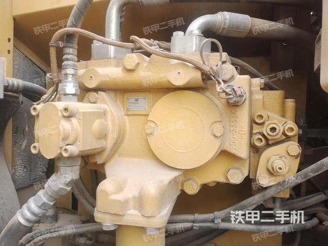 液壓泵斜45?右（大件艙室）