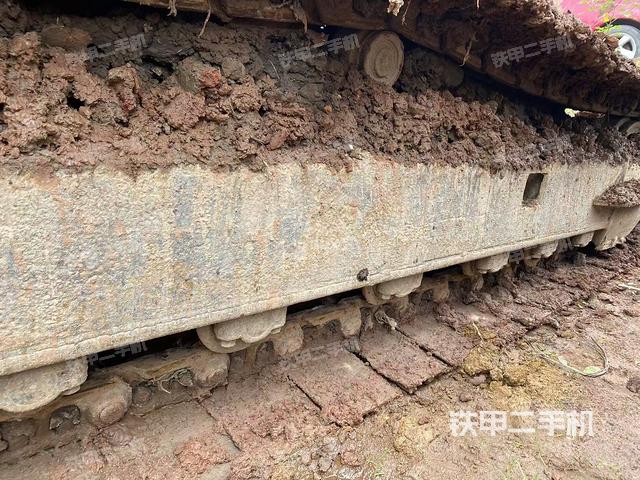 右側(cè)履帶整體(行走機(jī)構(gòu)) 右側(cè)履帶整體(行走機(jī)構(gòu))
