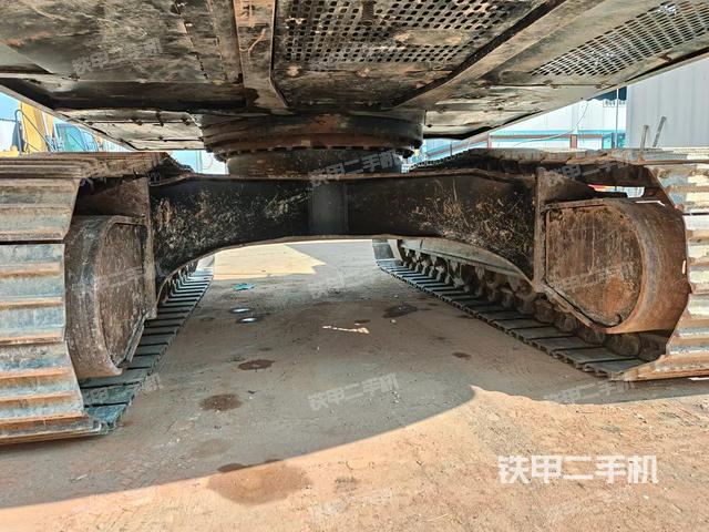 駕駛室頂部（整機(jī)外觀）