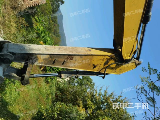 大臂油缸整體?豎拍(工作和回轉(zhuǎn)裝置) 大臂油缸整體?豎拍(工作和回轉(zhuǎn)裝置)