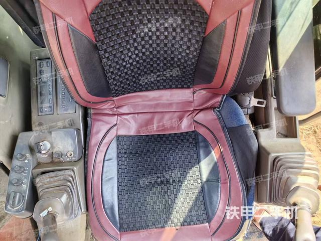 駕駛室整體（整機外觀）