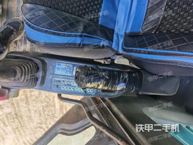 右側(cè)玻璃角標(biāo)(駕駛室部分) 右側(cè)玻璃角標(biāo)(駕駛室部分)