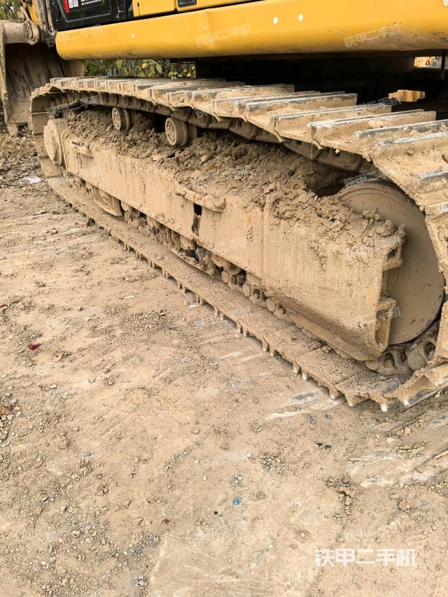 左側(cè)履帶整體?(行走機(jī)構(gòu)) 左側(cè)履帶整體?(行走機(jī)構(gòu))