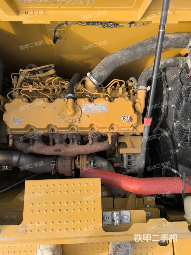 發(fā)動(dòng)機(jī)室（上車部件）