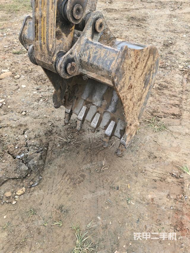 鏟斗右后整體（工作和回轉(zhuǎn)裝置）