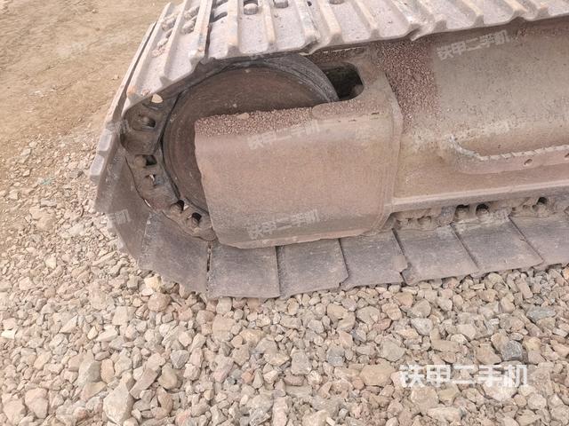 左驅(qū)動輪（行走機構(gòu)）